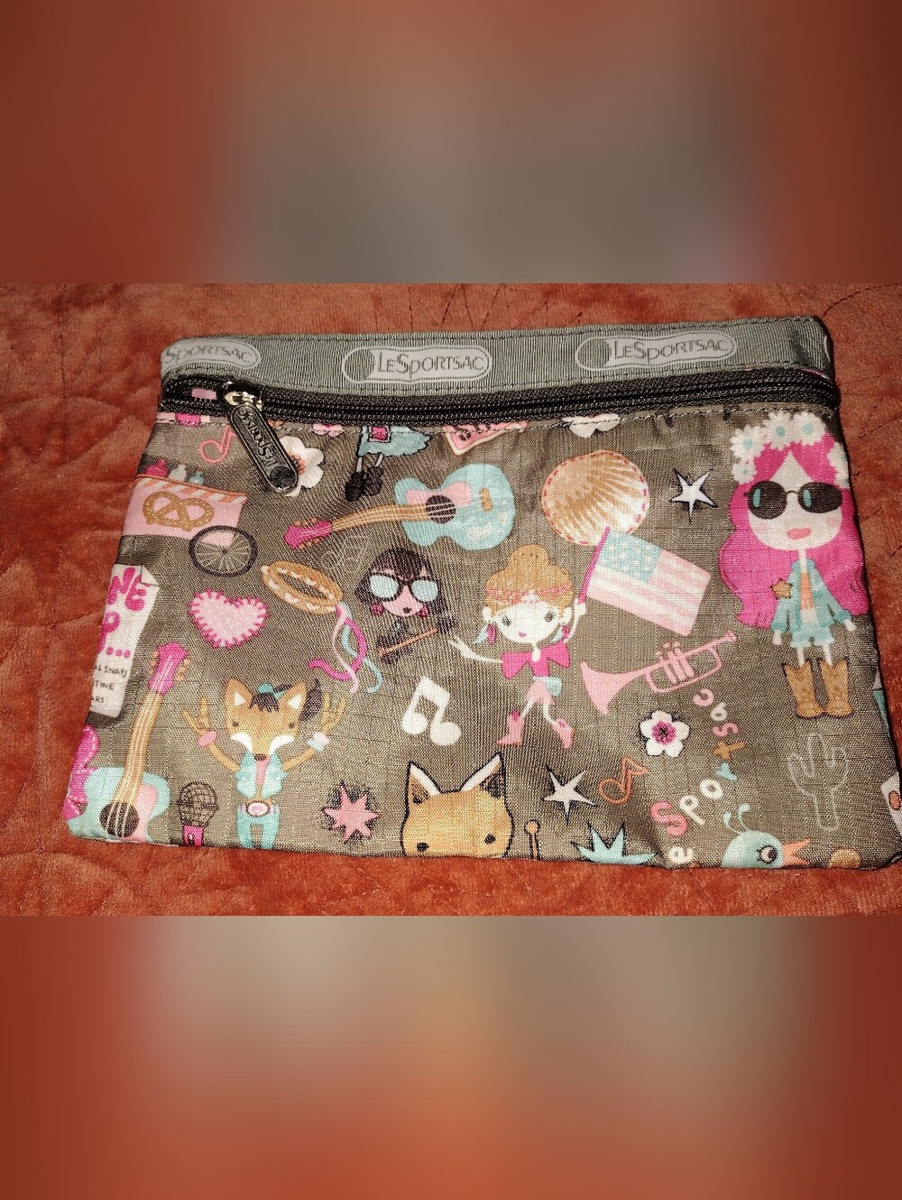 LeSportsac Music fest animals RARE Cosmetic Pouch in Taupe with Pastel Accents